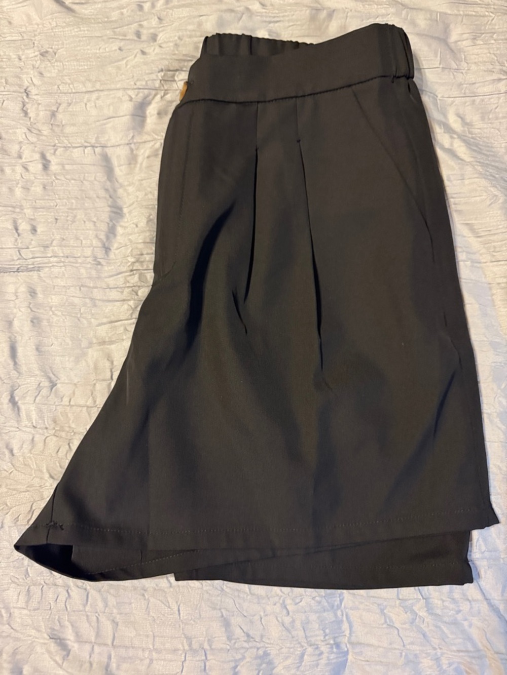 Black Women's Pleated Dressy Shorts Pockets & Elastic Waist in Back Large NWT - Picture 9 of 12